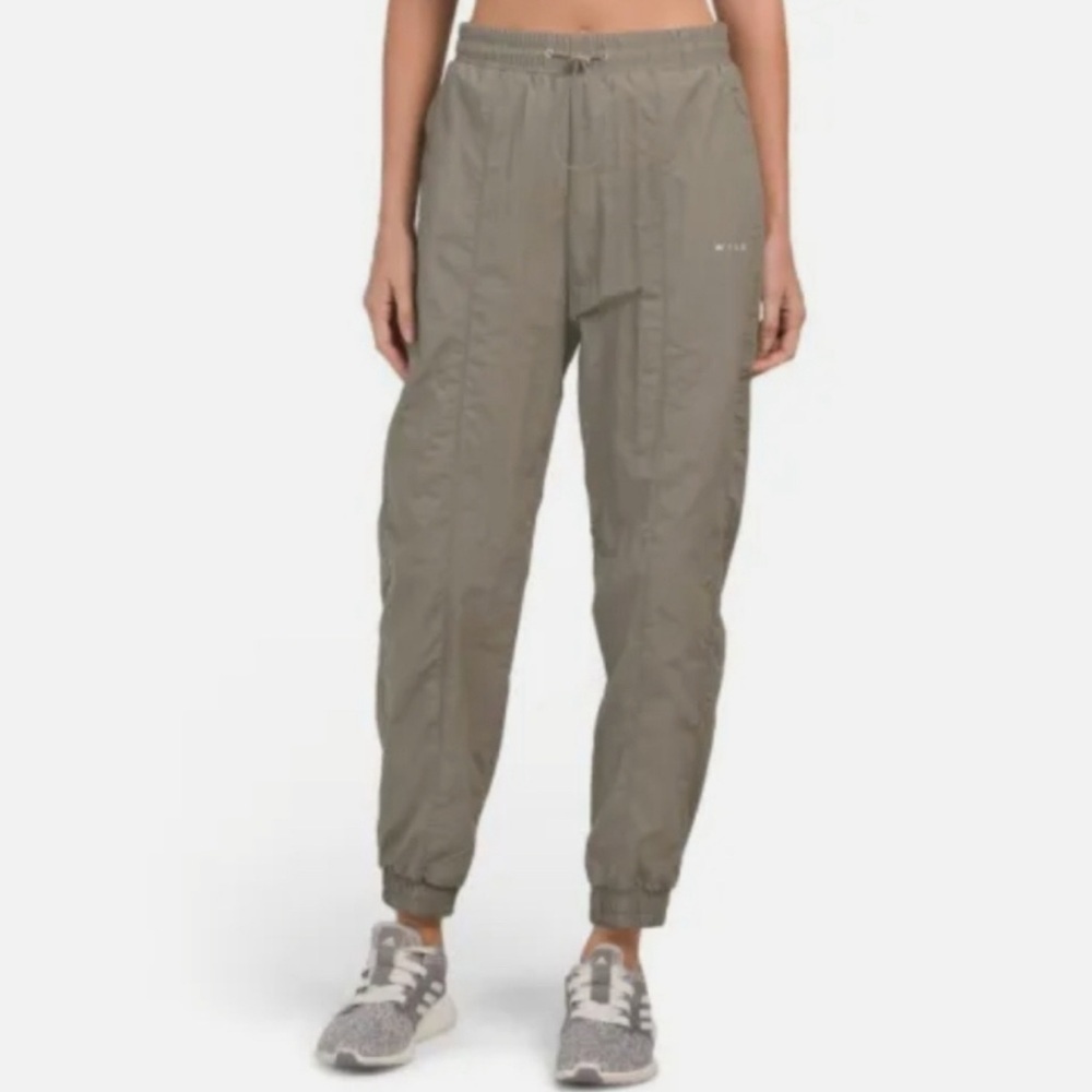 Wilo The Label Parachute Jogger Pant in Sage Size Small